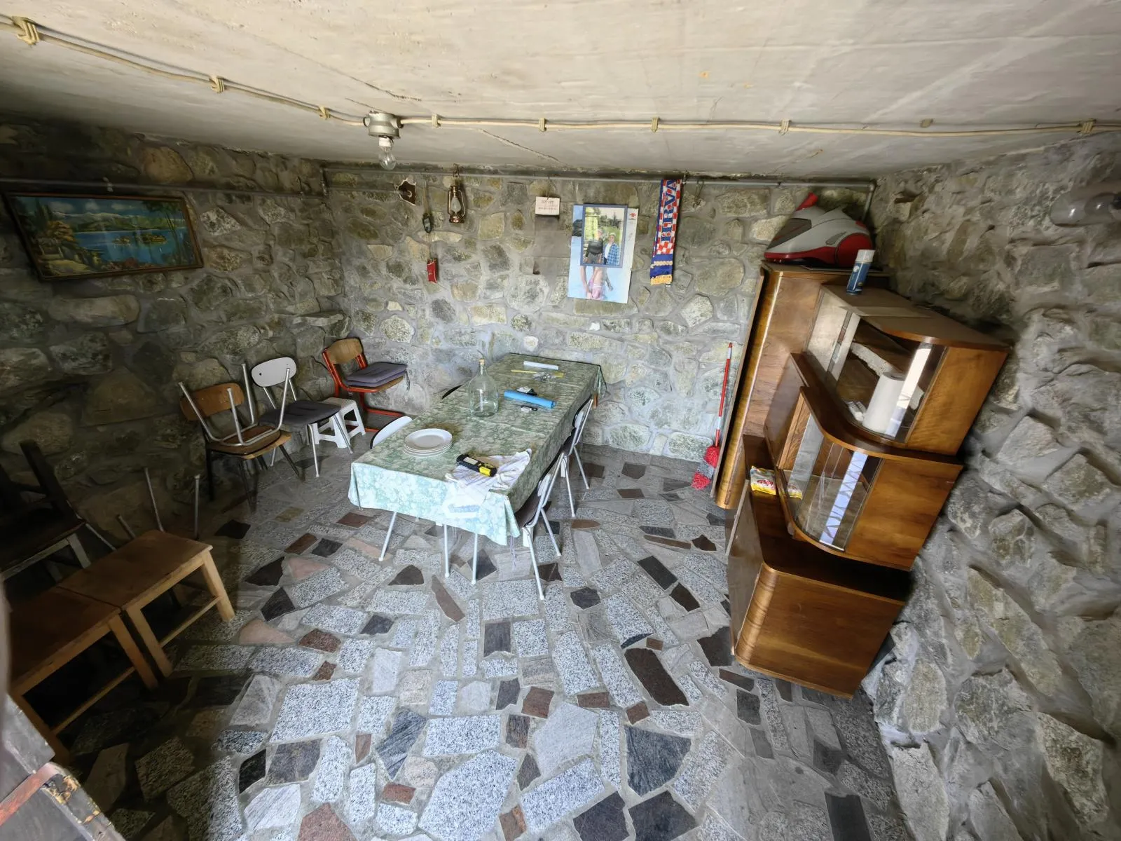 predivna kuća u mirnom dijelu orahovice - slika 21
