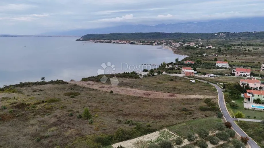 ljubač | 1. red do mora – građevinsko 900 m2 - slika 3