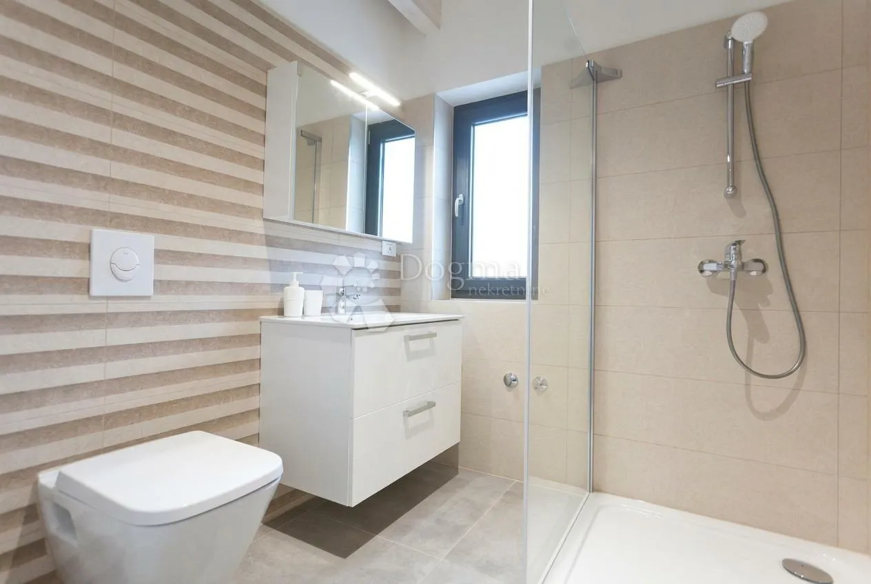 vila s bazenom i wellnessom u medulinu (pomer) - istra - slika 24
