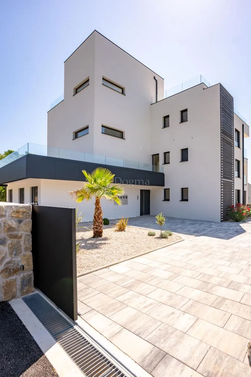 luksuzni stan s dvije terase i prekrasnim pogledom na more, barbat - otok rab - slika 36