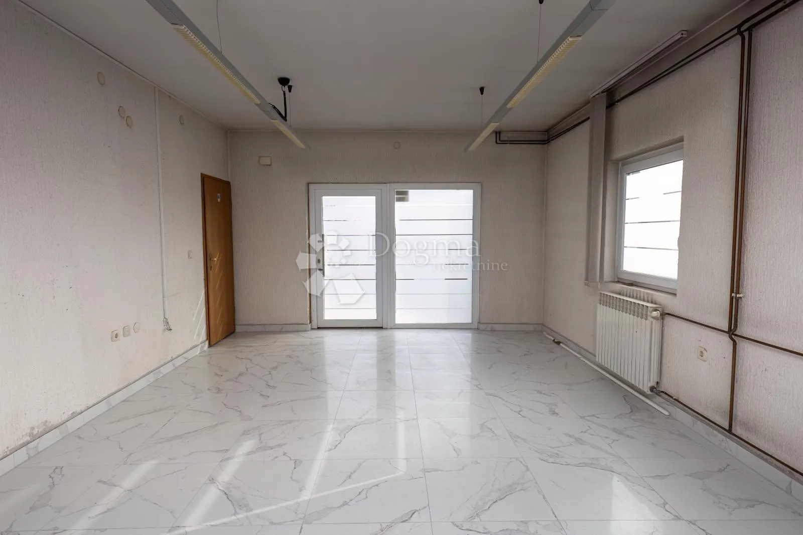 prodaje se poslovna zgrada – 1572 m² + dvorište 1236 m² - slika 23