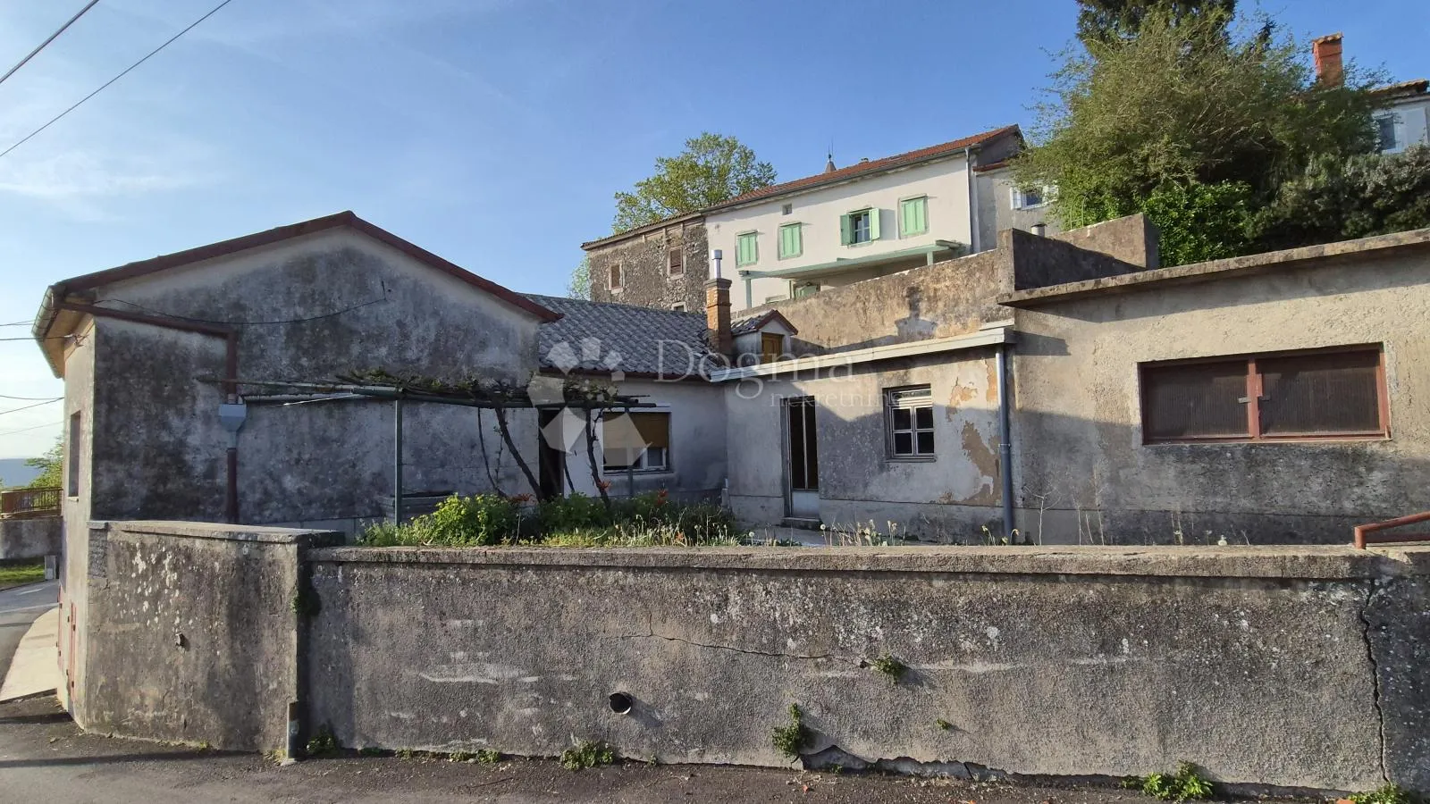 grad grobnik - useljiva kuća sa puno potencijala - slika 17