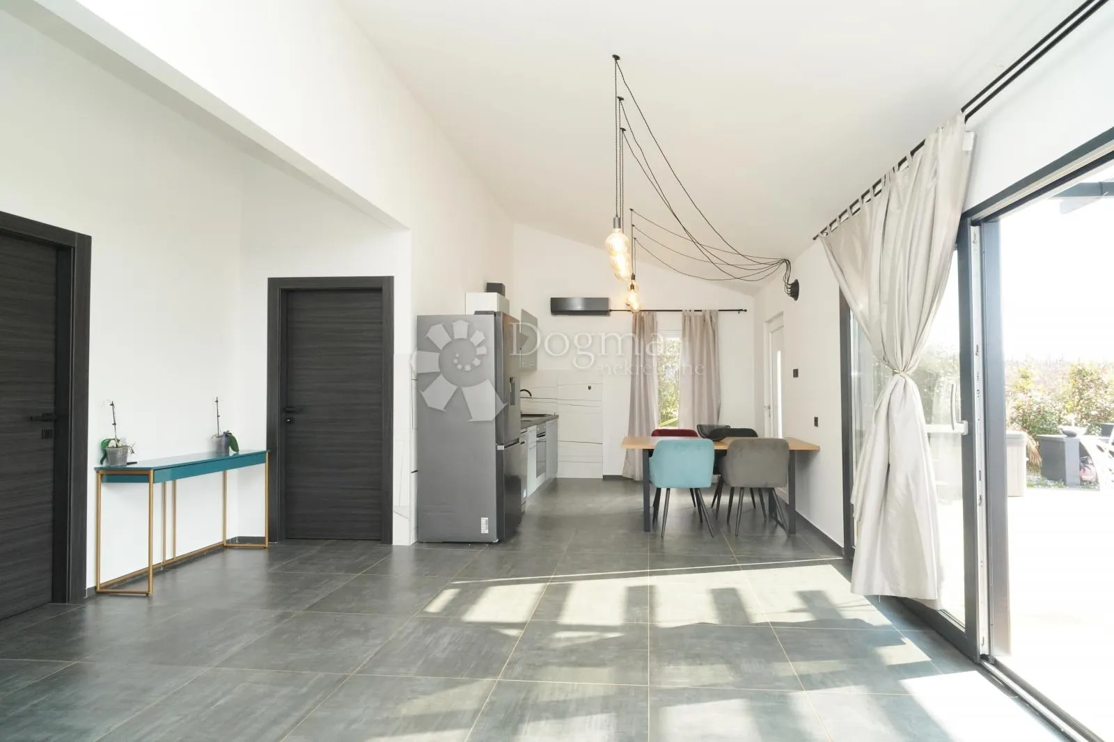 moderna prizemnica s bazenom i jacuzzijem na parceli od 944 m² – mirna lokacija u okolici višnjana - slika 14