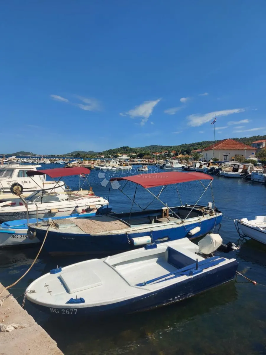 atraktivno građevinsko zemljište prvi red do mora - slika 7