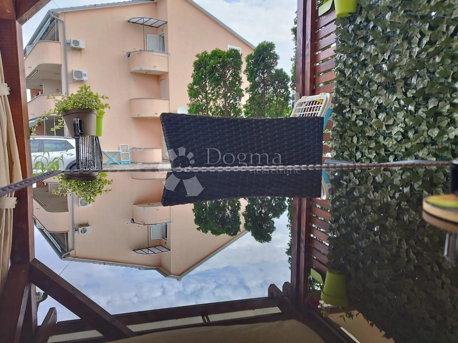 malinska - 2 apartmana sa sjenicom - slika 2