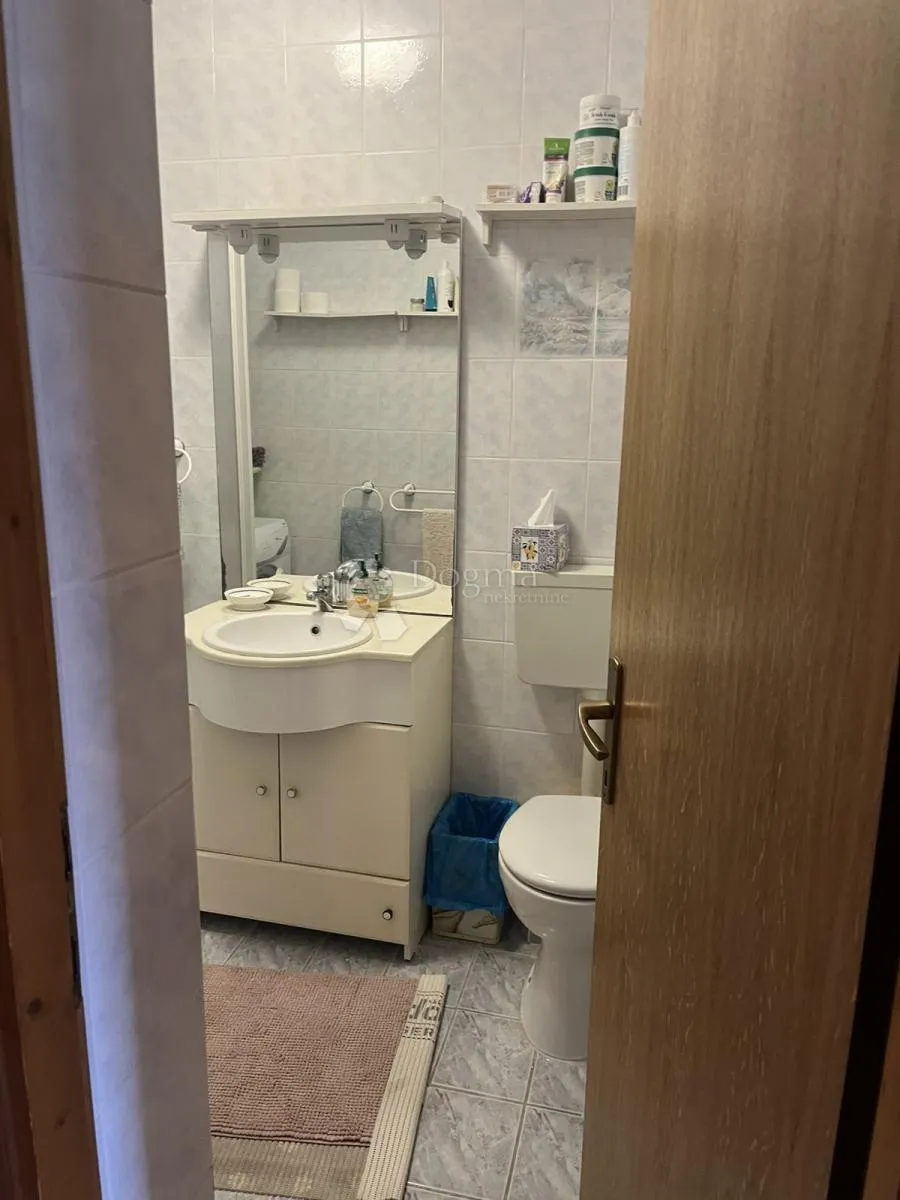 malinska, apartman na sjajnoj lokaciji - slika 11