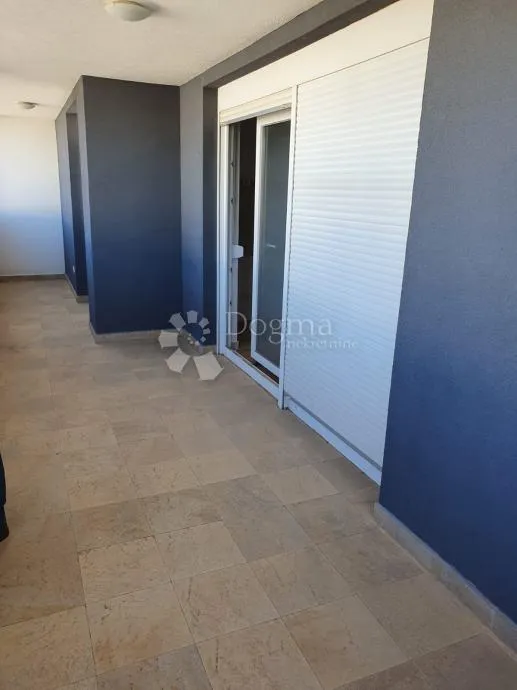 apartman s bazenom malinska - slika 2