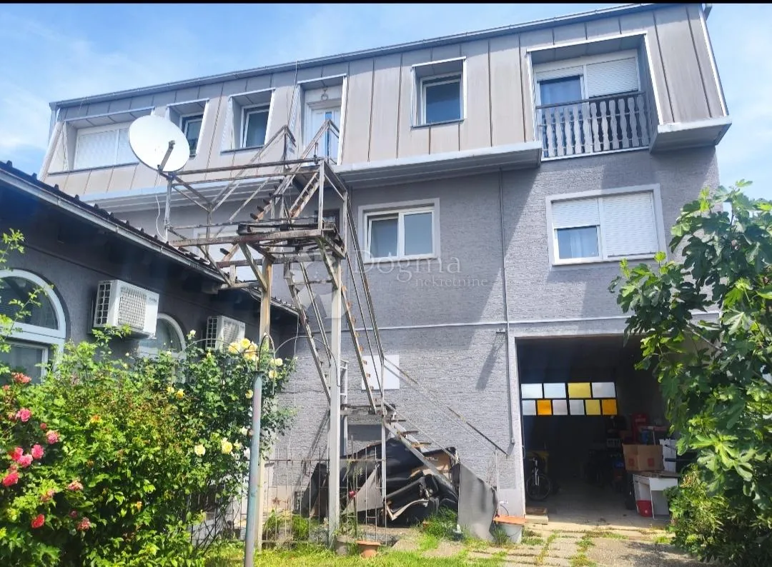 hotel na zlatnoj lokaciji - slika 29
