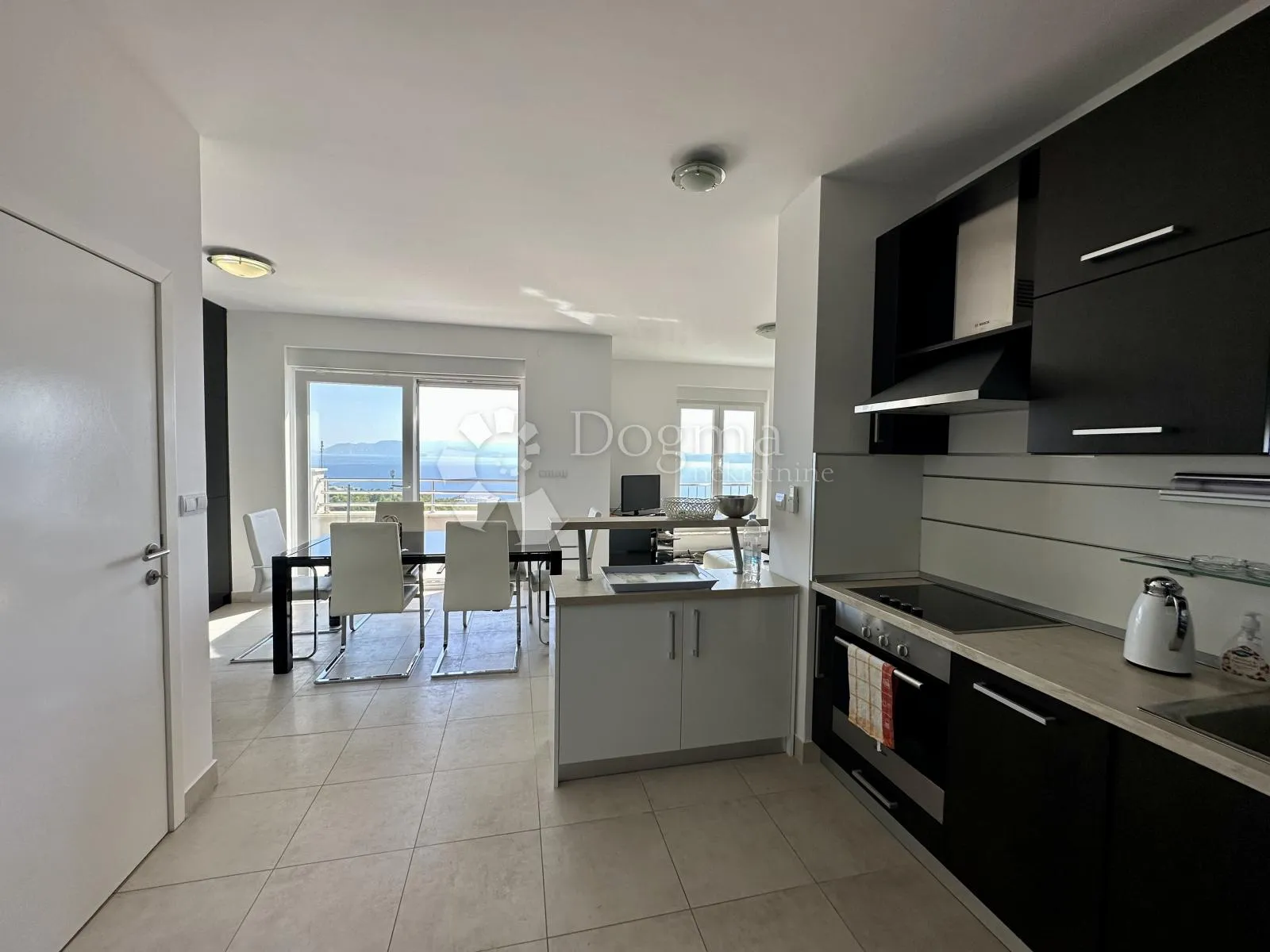prilika! penthouse sa panormaskim pogledom i bazenom crikvenica - slika 7