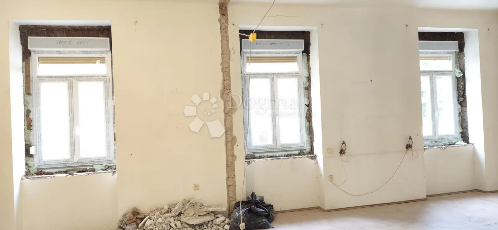 belveder – 3s+db s velikim dnevnim prostorom (32 m²), balkon, projekt adaptacije i nova pvc stolarija uključena - slika 4