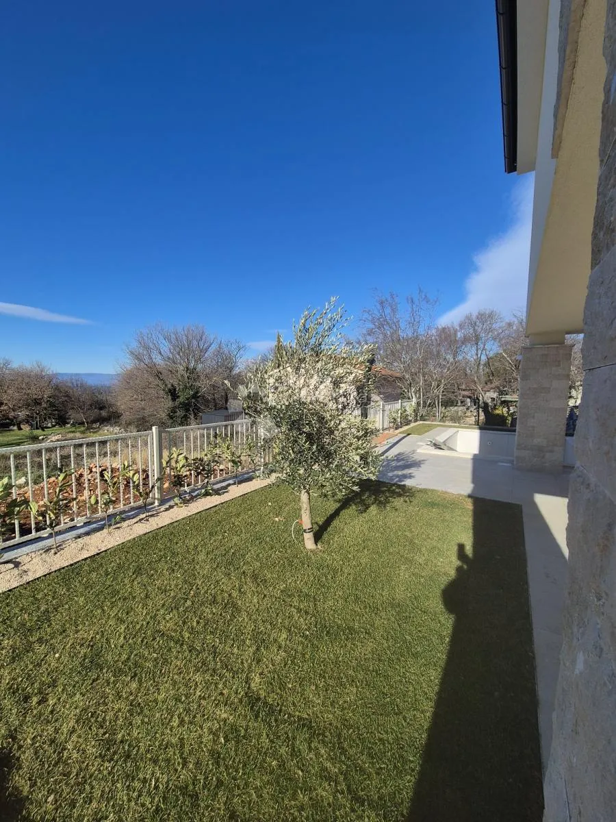 villa sa bazenom malinska krk - slika 26