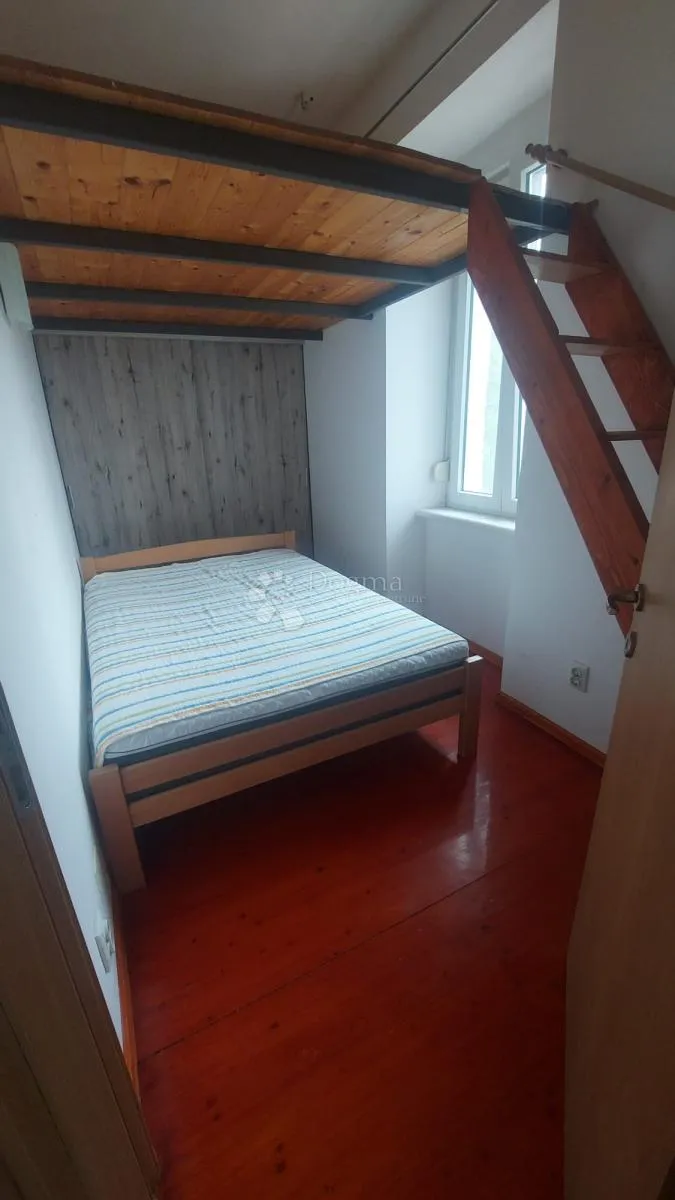 idealan stan za obiteljski život u puli - slika 12
