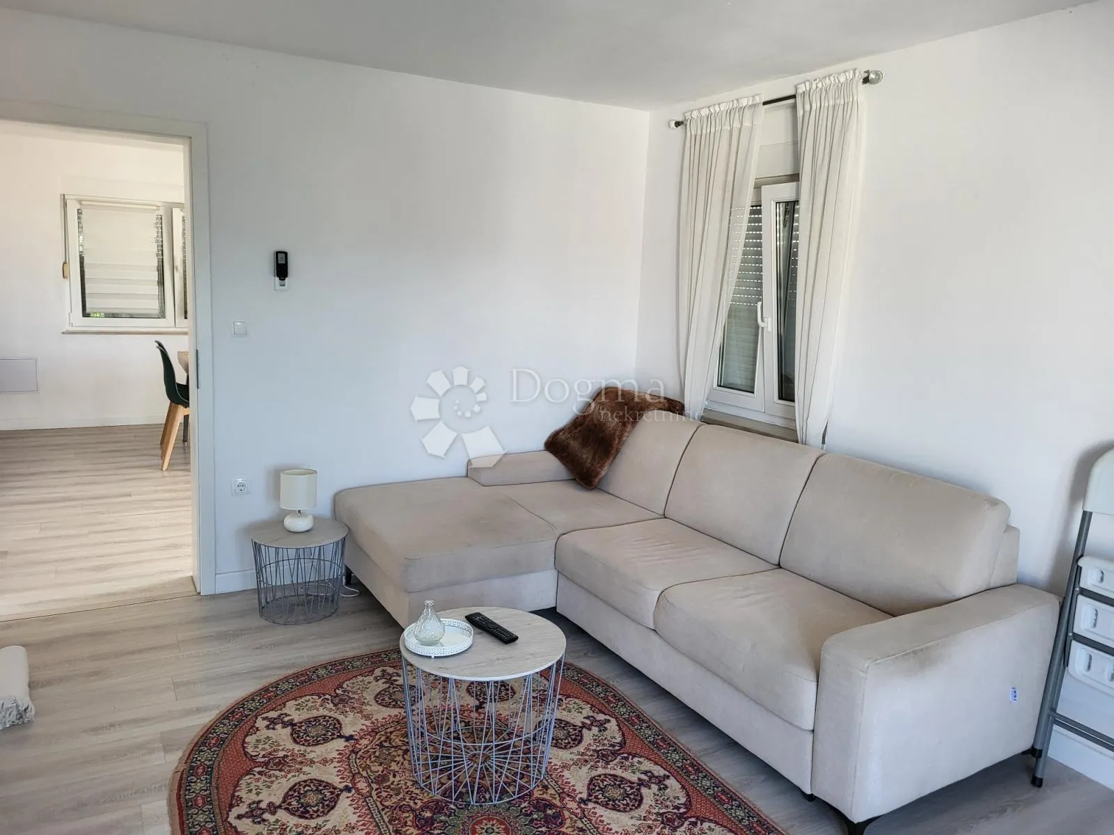 adaptiran apartman blizu mora sa parkingom - slika 5
