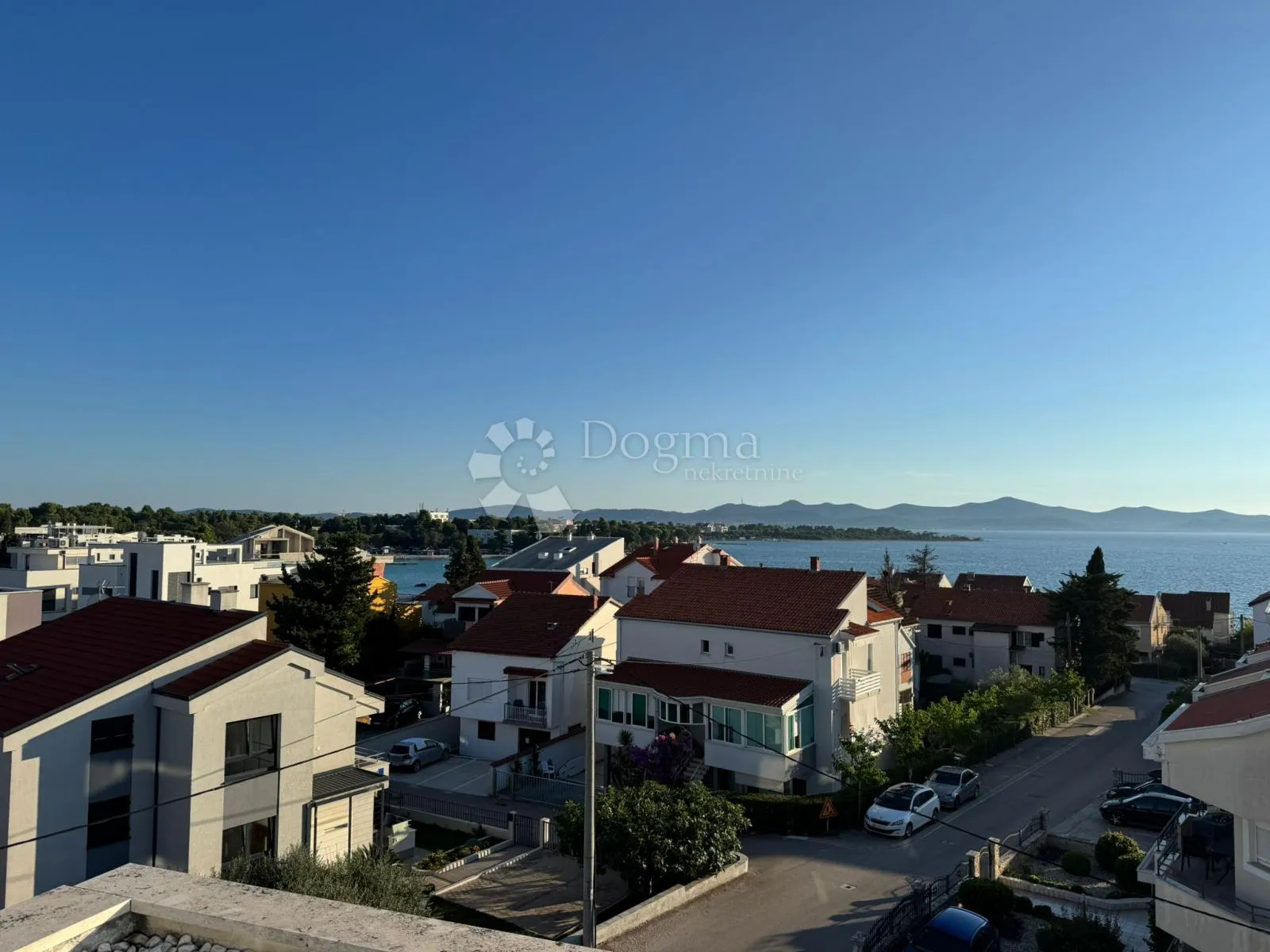 pekrasan stan sa dvorištem u diklu - slika 28