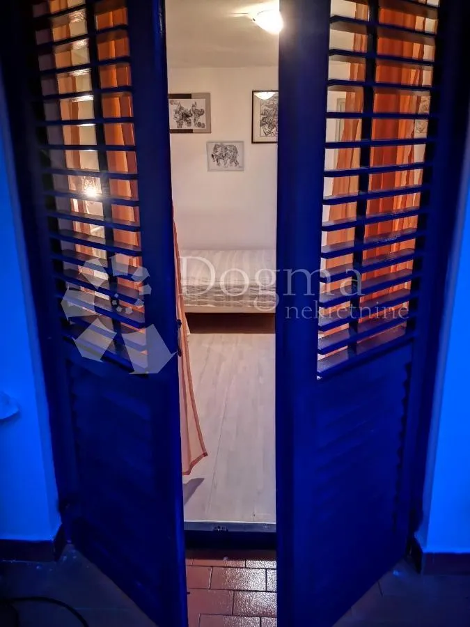 prostrani apartman 79.36m² u centru crikvenice! - slika 12