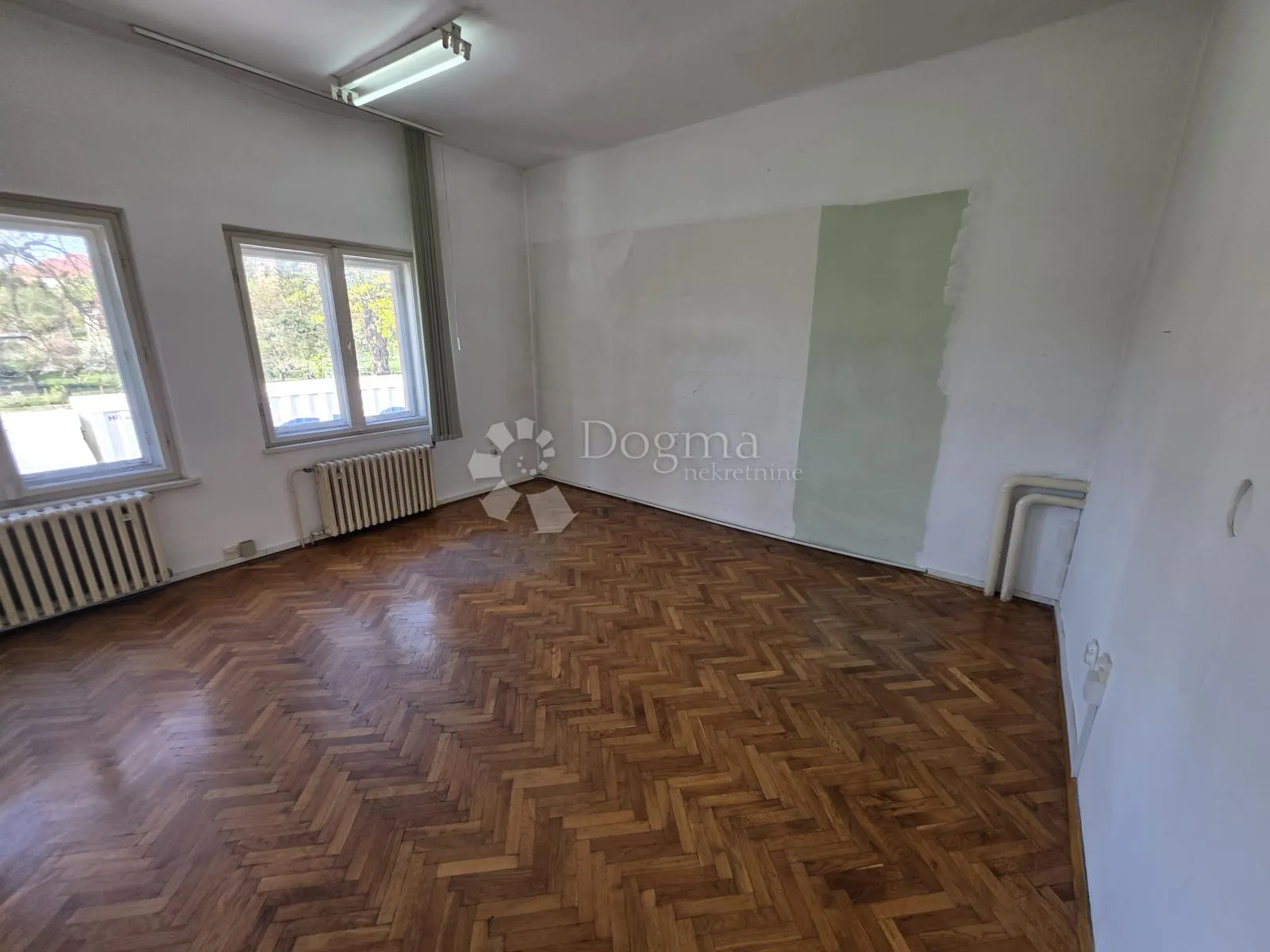 najam uredskog prostora cca 298m² - 8 ureda, spremište - slika 4