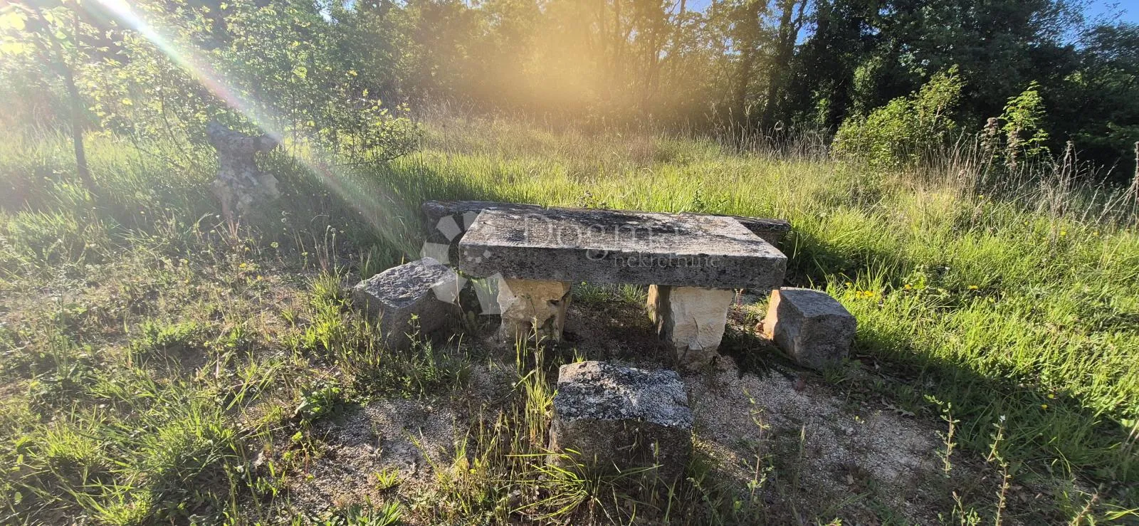 kombinirano građevinsko 950 m2 +poljoprivredno zemljište 1773 m2 - slika 21