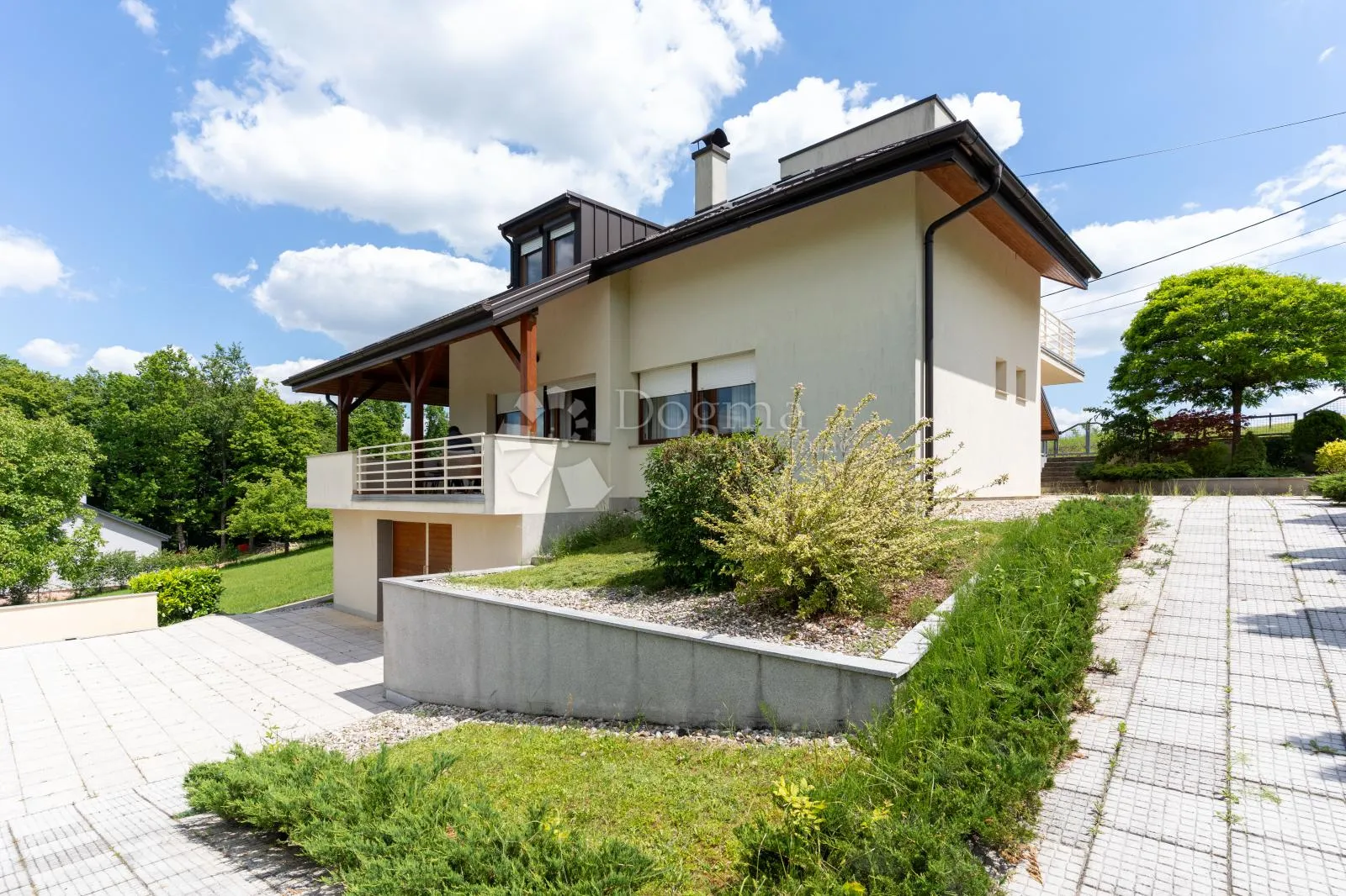 vila s bazenom i velikom okućnicom – brezovica - slika 23