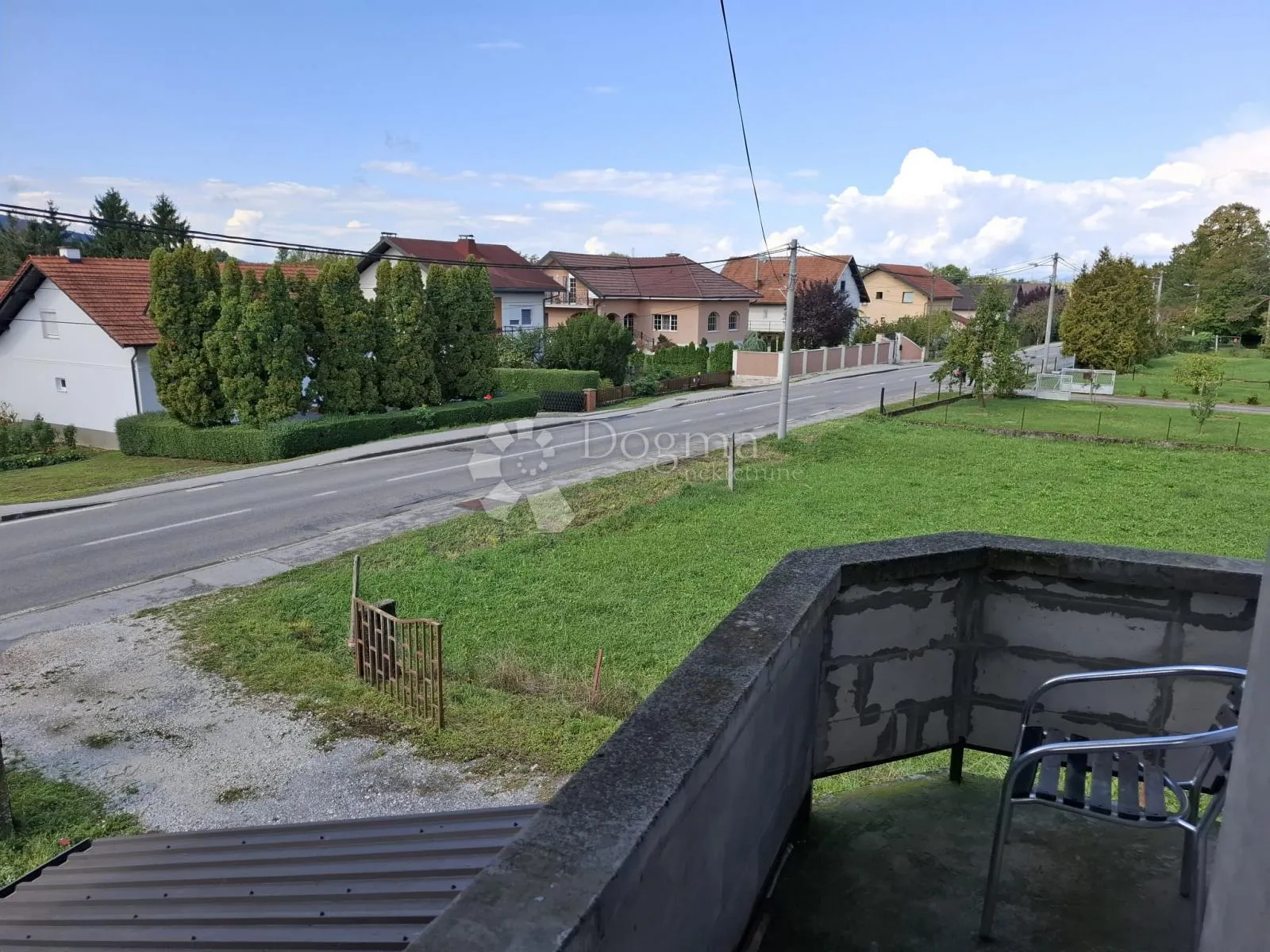 investicijska kuća s okućnicom u centru harmice - slika 14