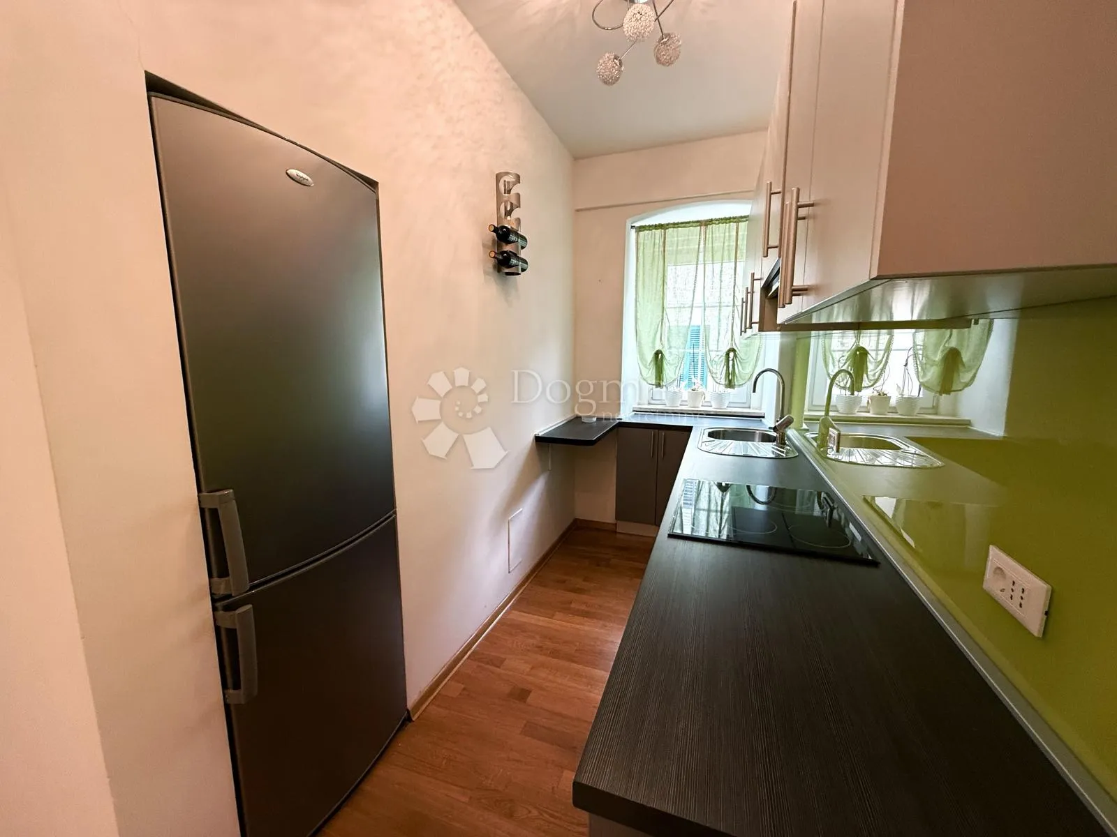 ugodan apartman u najužem centru opatije ! rijetko ! - slika 6