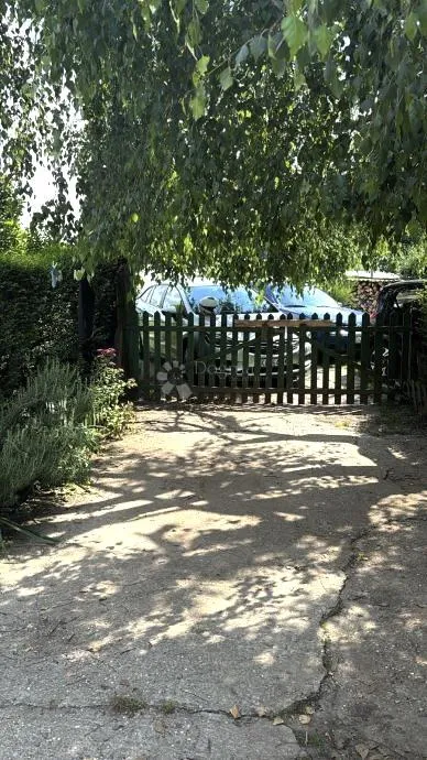 stan sa garažom u zgradi, blizina radničke ceste - slika 13