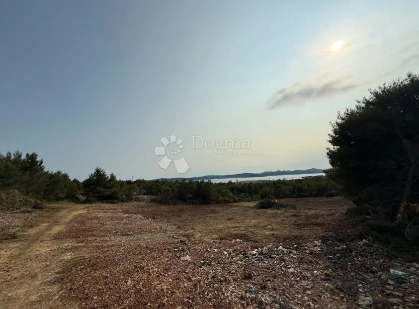 građrvinsko zemljište s panoramskim pogledom crno - slika 5