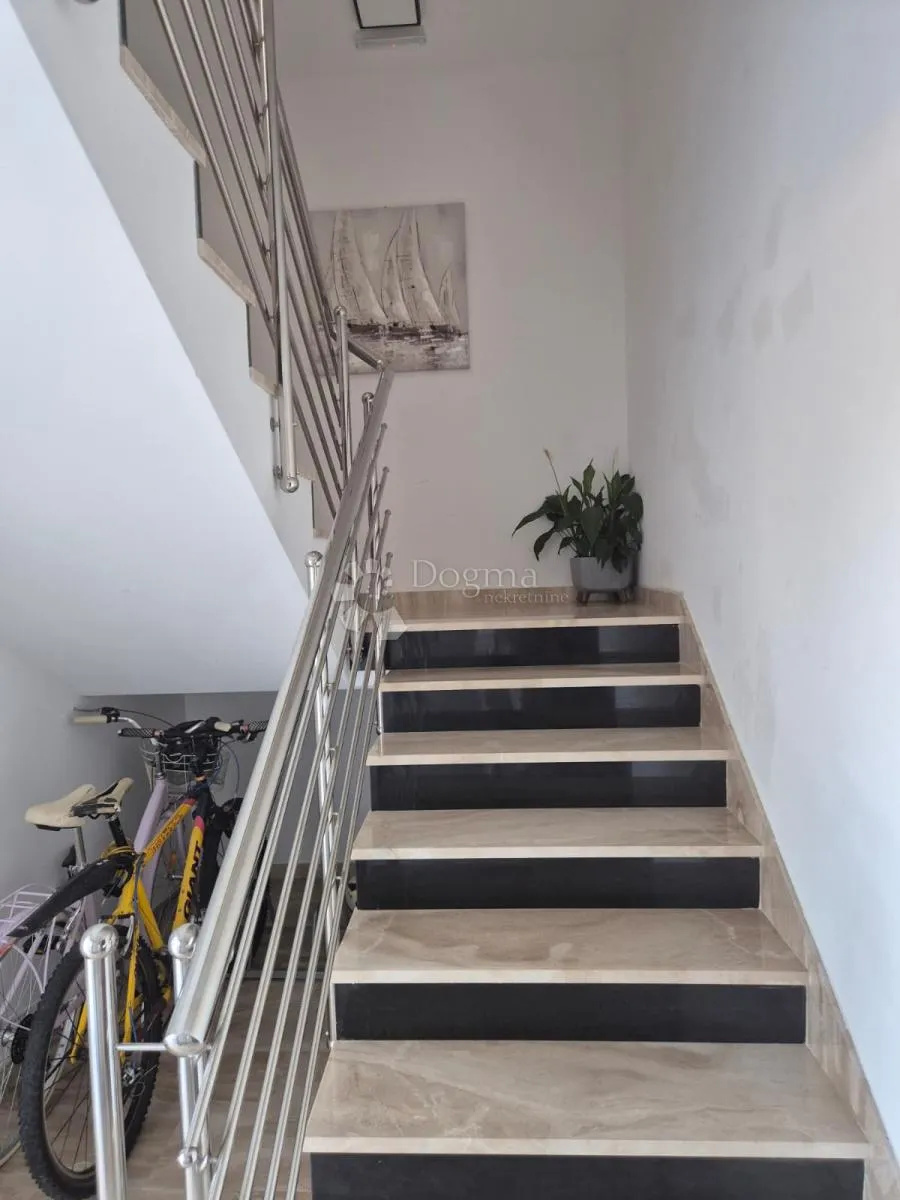 prodaje se – elegantan dvosoban stan u prizemlju u novogradnji, primošten - slika 17