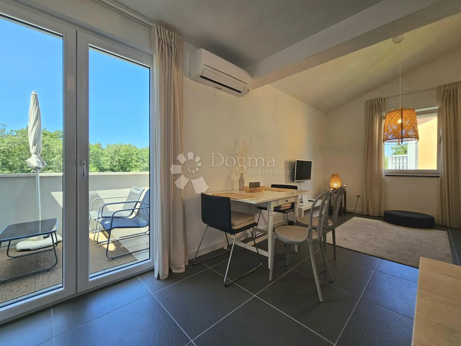 apartmanska kuća (4 jedinice) spremna za turizam - slika 32