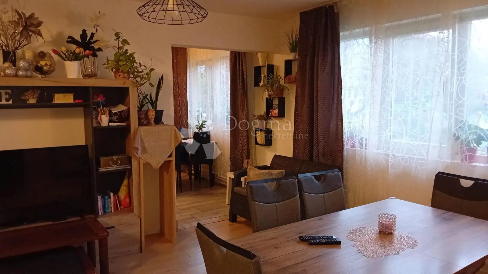 kuća kod zaprešića 6 soba namještena - slika 13