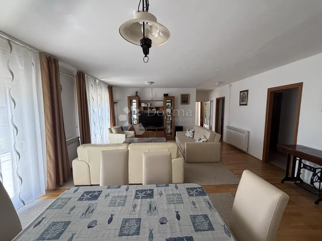 lovran, centar – samostojeća kuća s velikom okućnicom, 2 stana - slika 29
