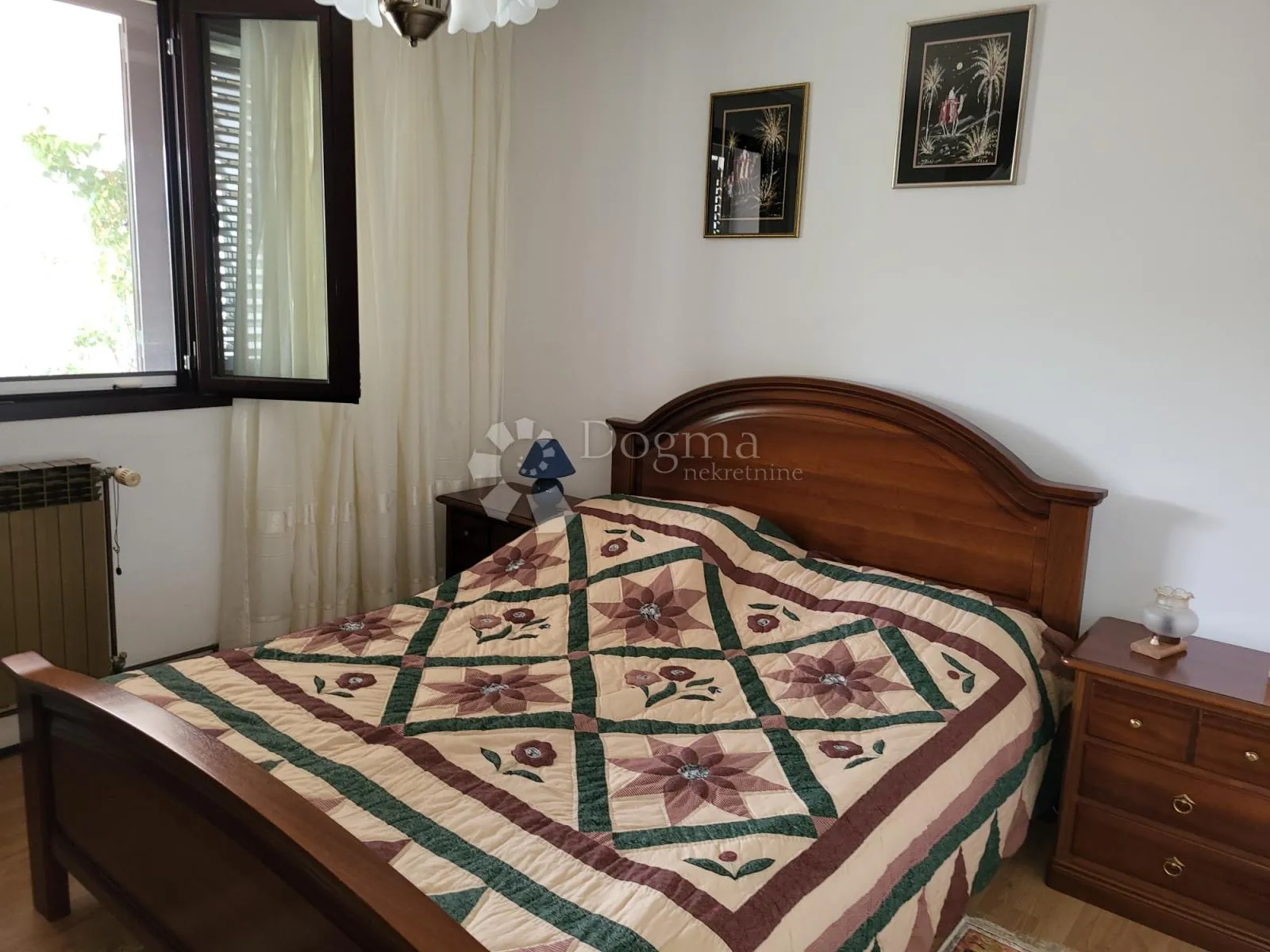 kuća sa tri velika stana blizu mora - slika 19