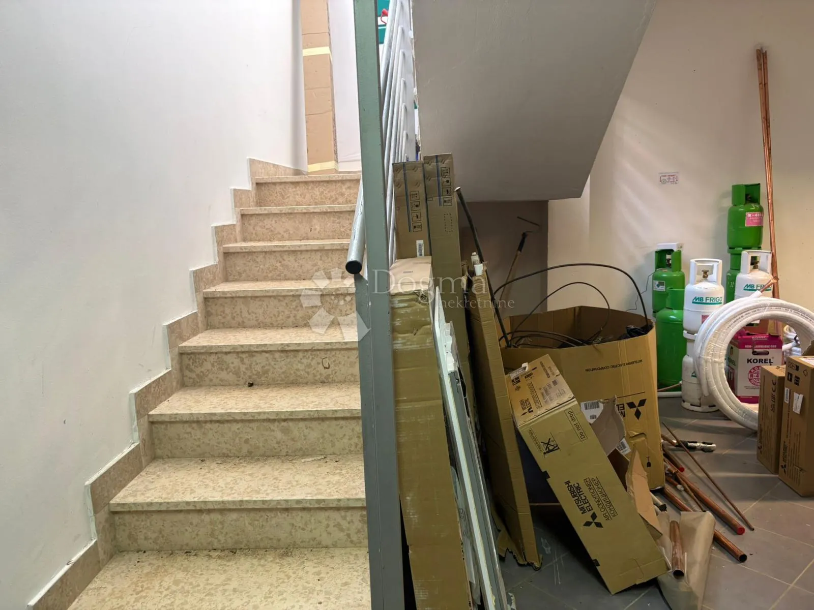 atraktivan poslovni prostor novigrad 129 m² sa vlastitim parkingom i mogućnošću prenamjene u stambeni prostor - slika 17