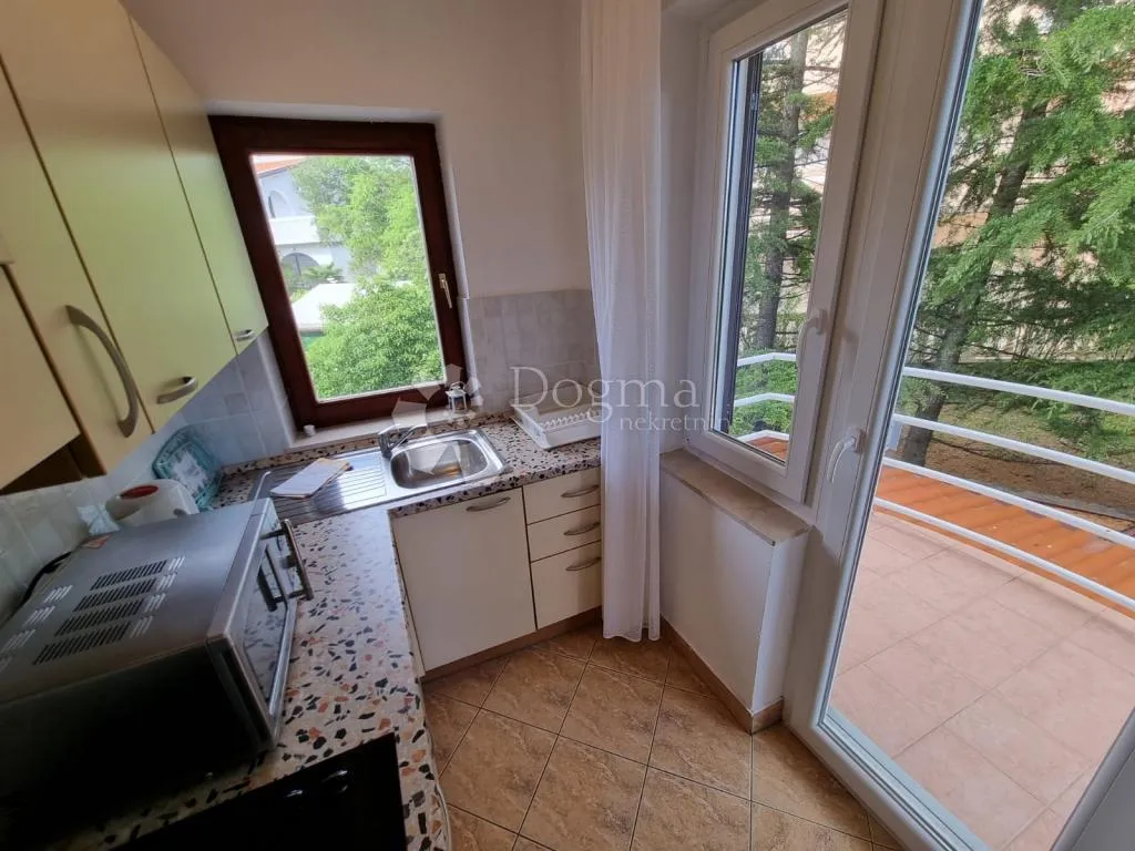 dva apartmana - prilika za investitore - slika 4