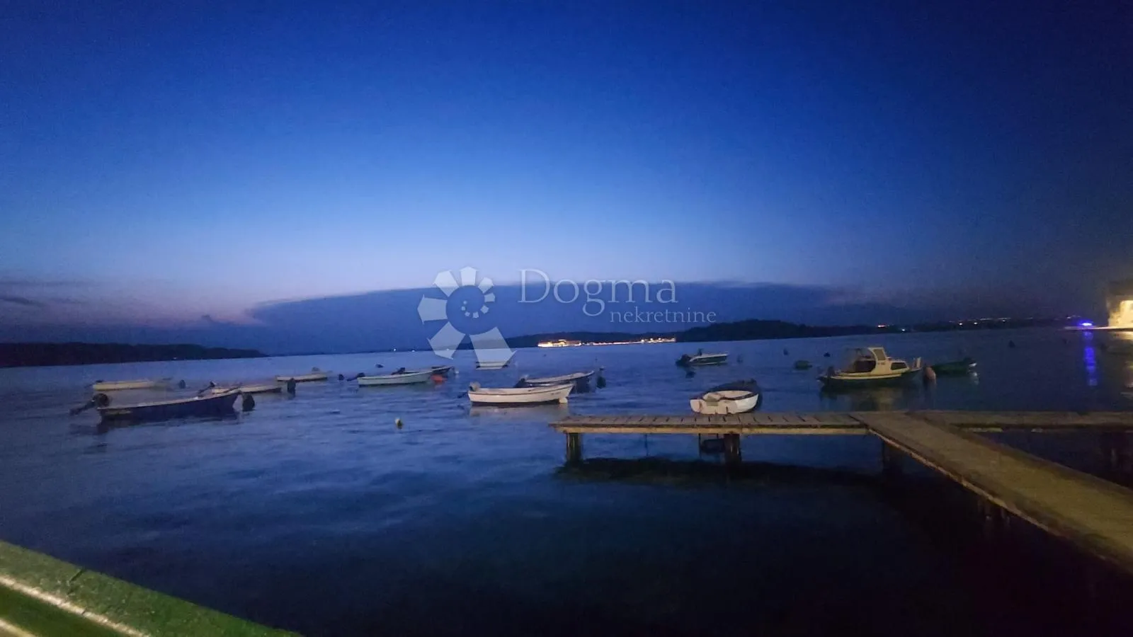 idealan stan za obiteljski život u puli - slika 32