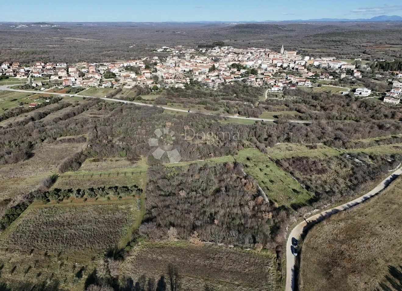 zemljište bale ,3.910m2 - slika 1
