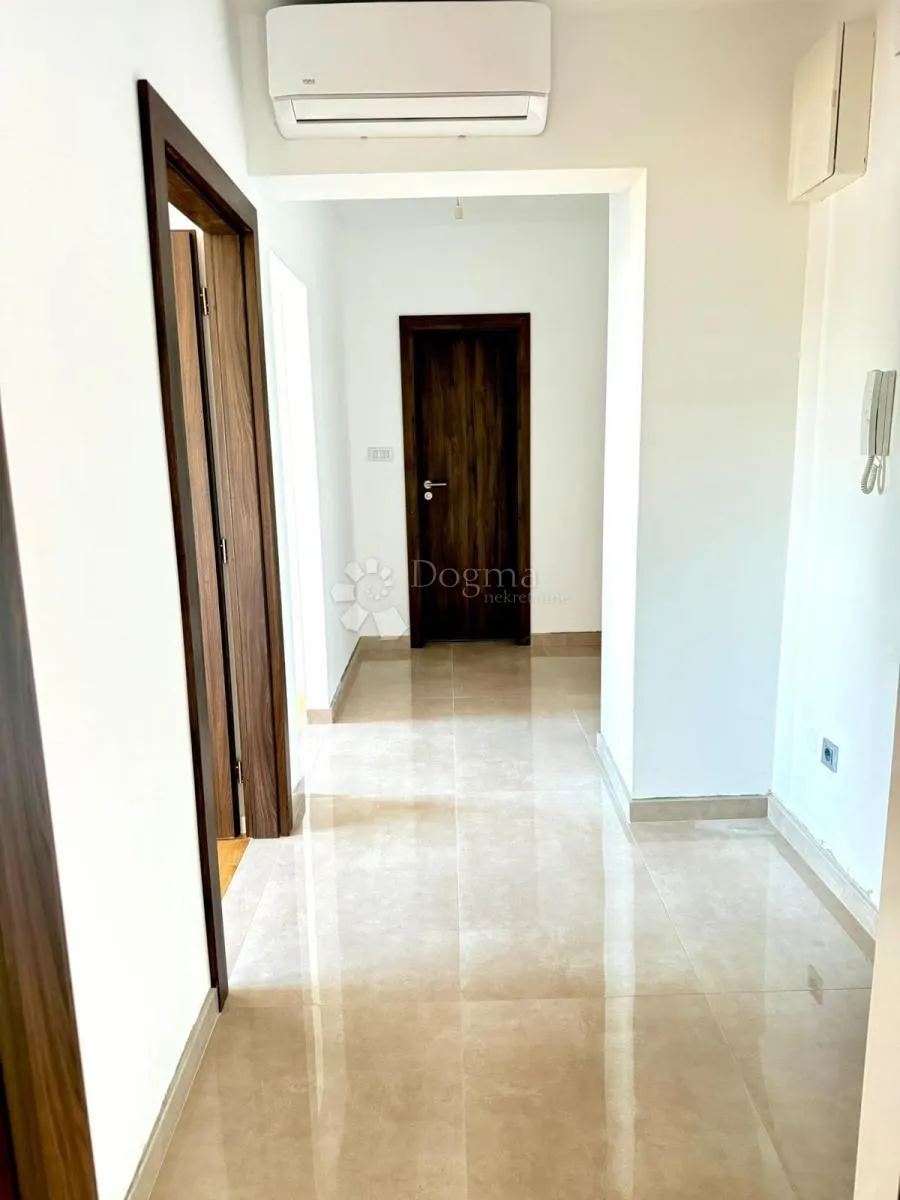 top prilika! zadar (branimirova obala) - renovirani stan s liftom 60m2 - slika 2