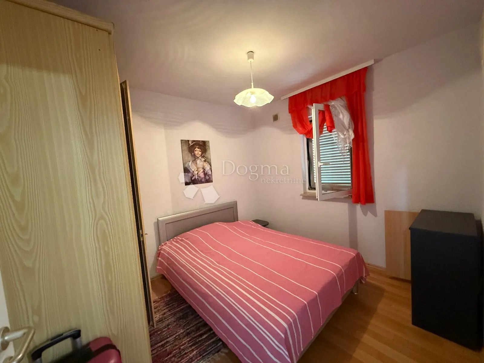 apartman s terasom vrtom parking namješten prilika !!! - slika 15
