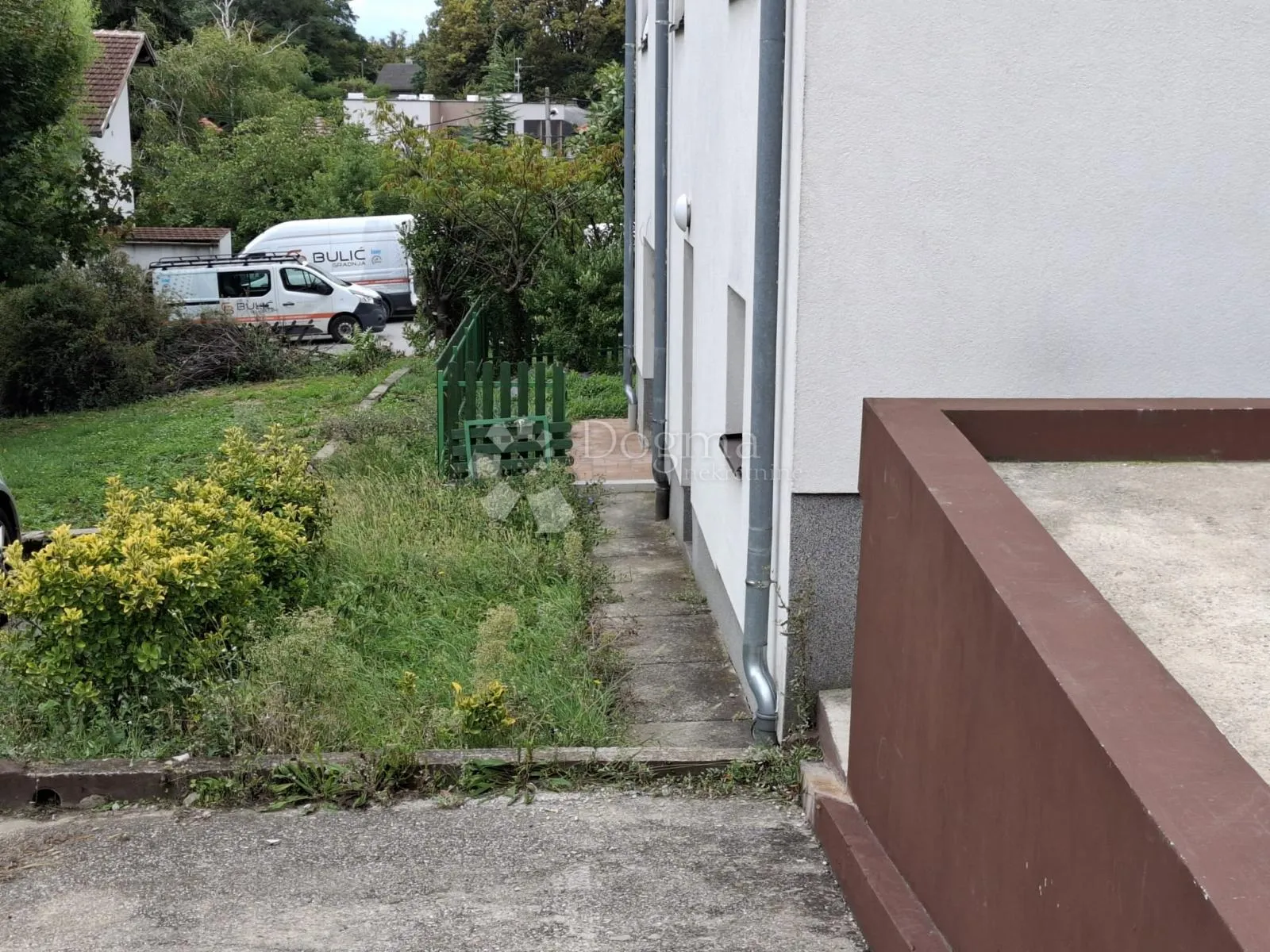 mikulići – stan 75 m² s terasom i izlazom u vrt - slika 15