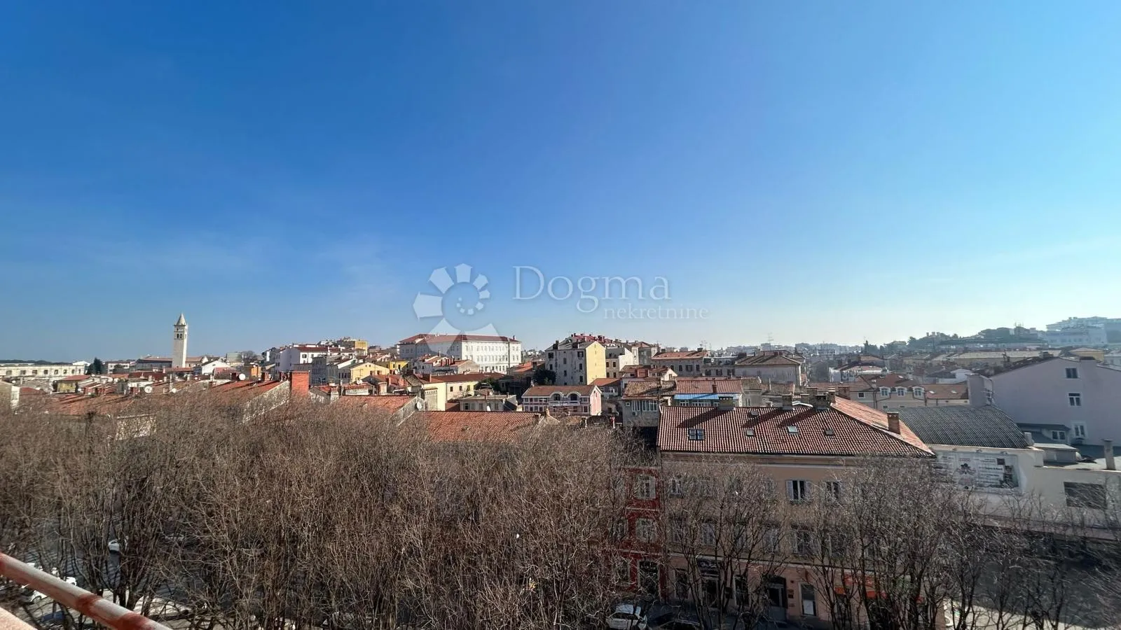 prostrani stan u centru s panoramskim pogledom na grad - 2 terase! - slika 24