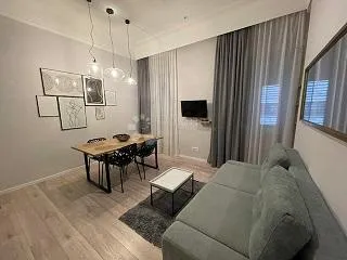 iznajmljujem tri sobe i dva apartmana u samom centru grada - slika 4