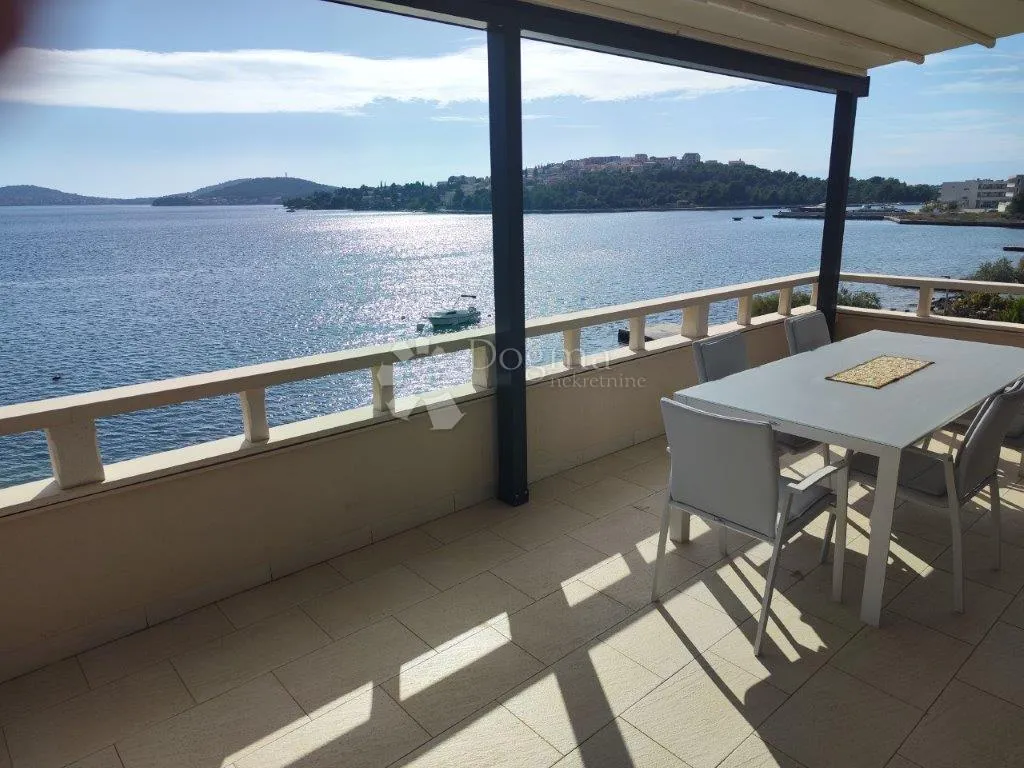 rogoznica- predivna villa na plaži - slika 28