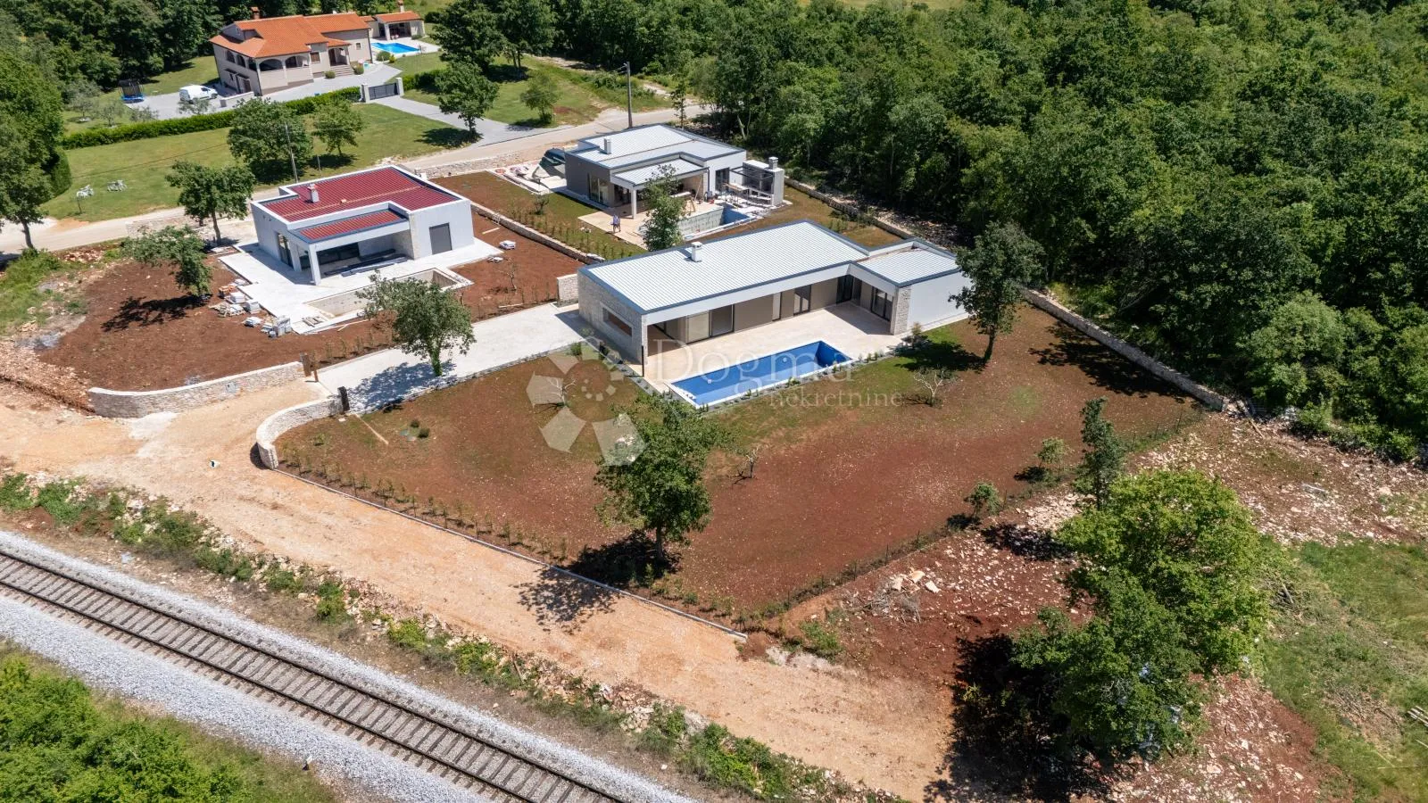 svetvinčenat, okolica, prizemnica sa bazenom na velikoj okućnici - slika 44