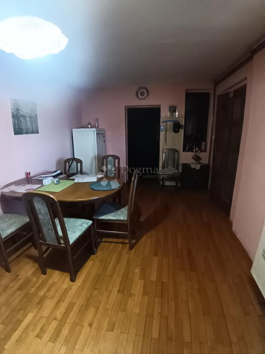 kuća sa 2 stana i bazenom u tenji! - slika 17