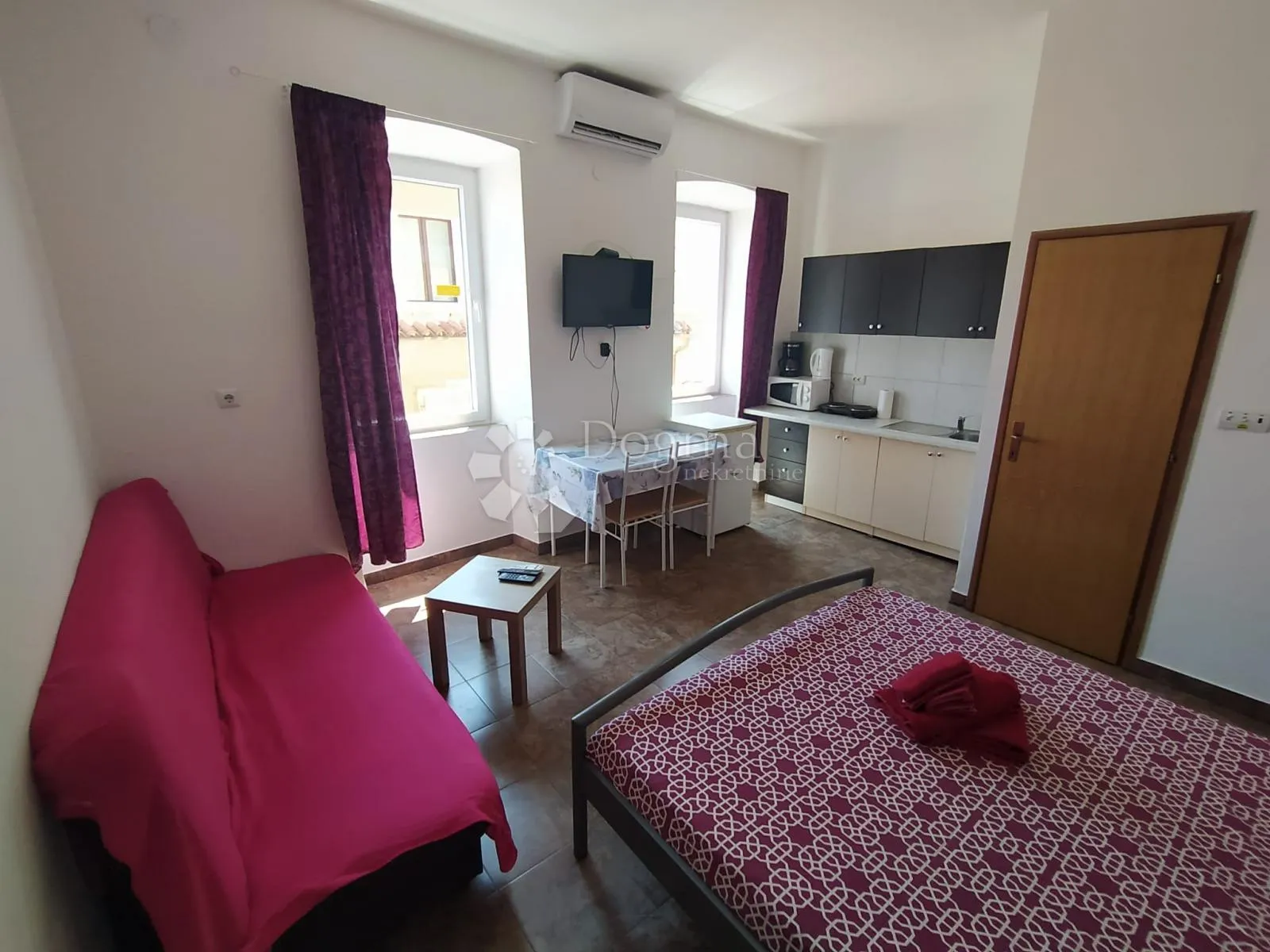 četverosoban stan u centru pule - 4 studio apartmana - slika 7