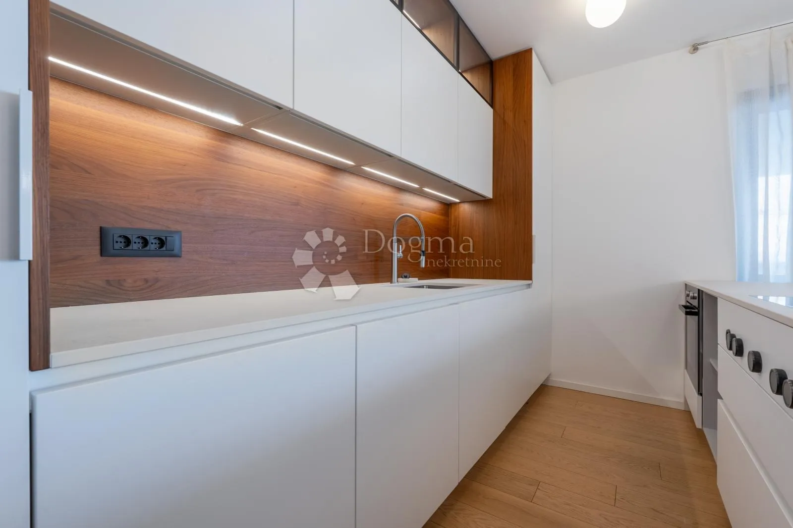 ekskluzivan penthouse za najam u opatiji - slika 17