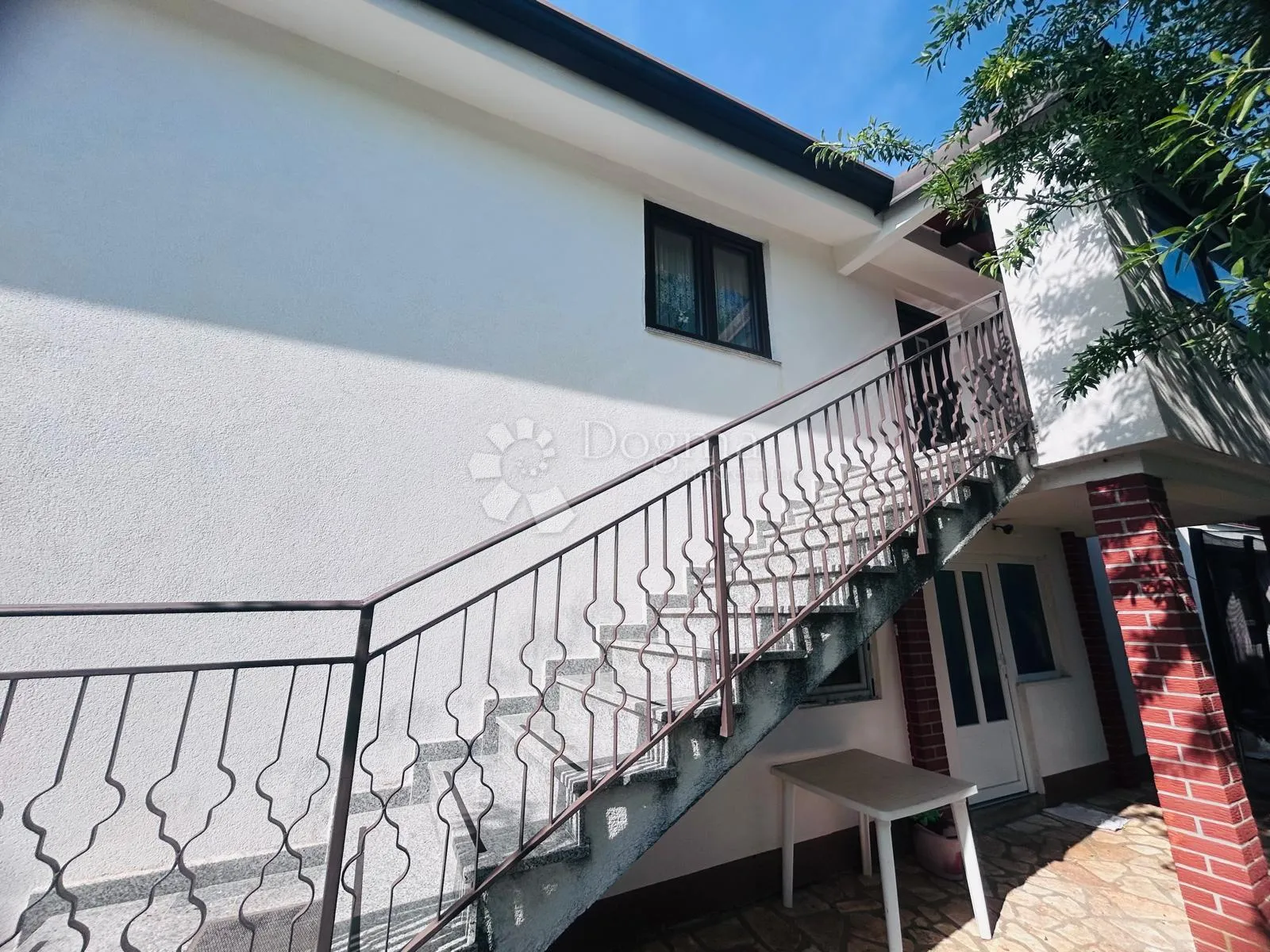prilika!kuća s dva stana + 8153 okućnice - buje - slika 12