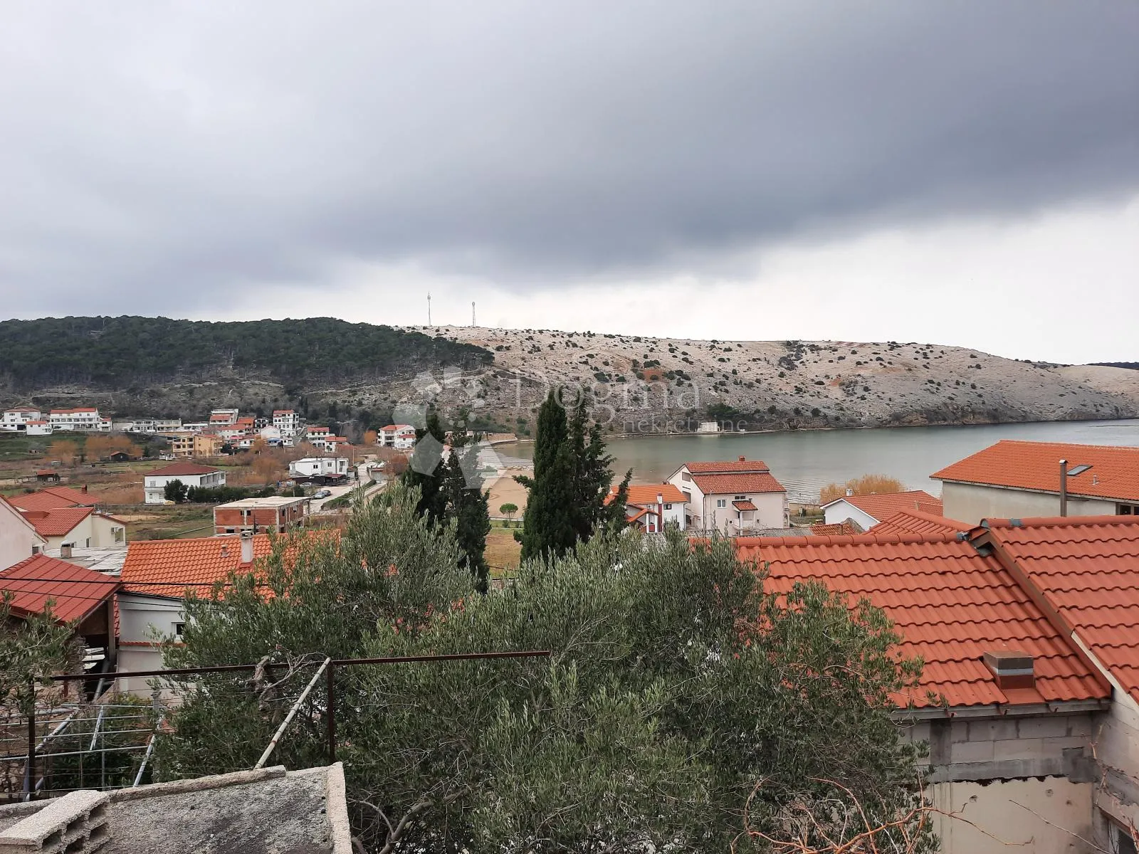 kuća za rekonstrukciju blizu pješčane plaže - slika 8