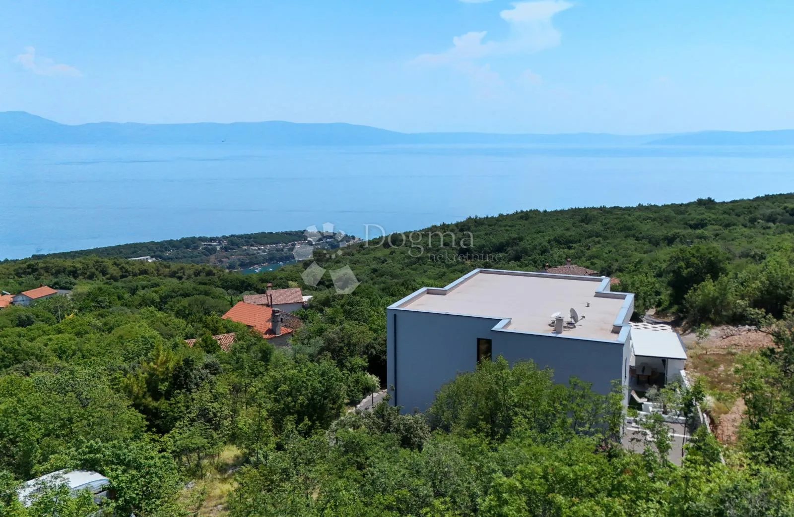 spektakularna moderna vila s beskrajnim pogledom na more - slika 34