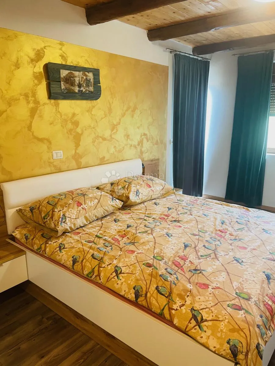 uhodani pansion na izvrsnoj lokaciji - slika 28