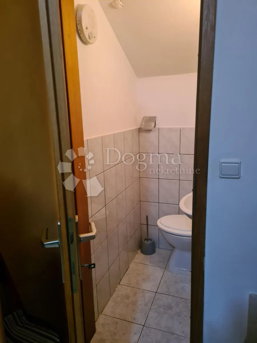 šibenik centar - kamena kuća blizu rive - slika 9